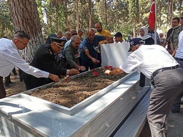 Vali şehit kardeşlerini ağırladı