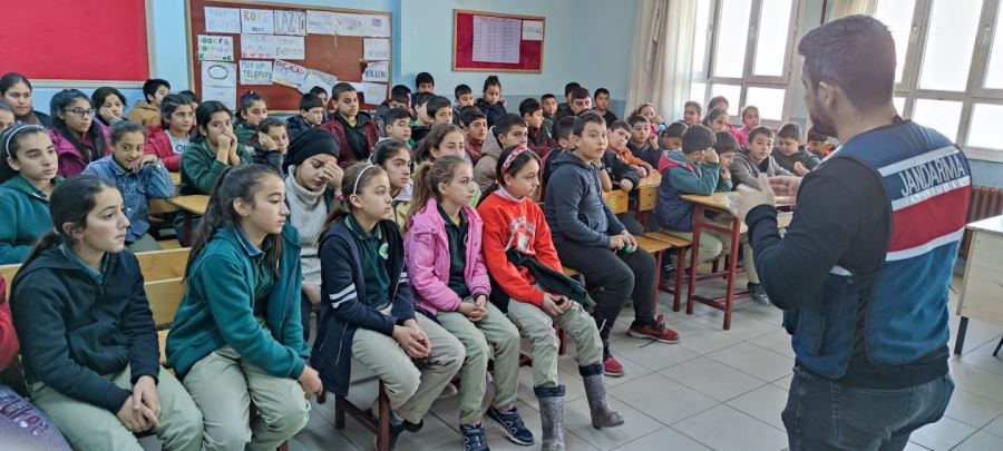 Öğrencilere sosyal medya kullanımı bilgilendirmesi