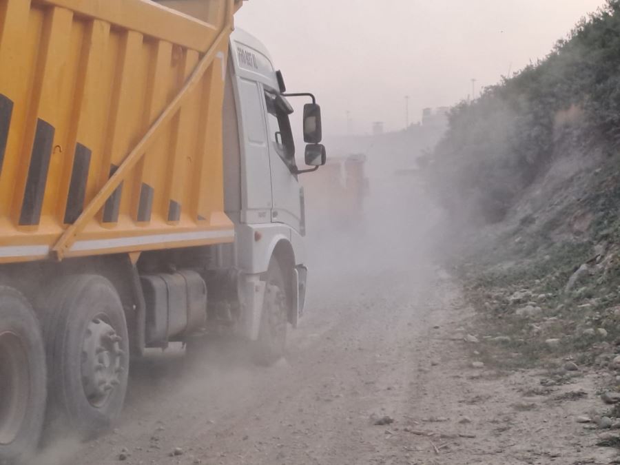 İskenderun’u kaldırılan enkazın tozu kapladı