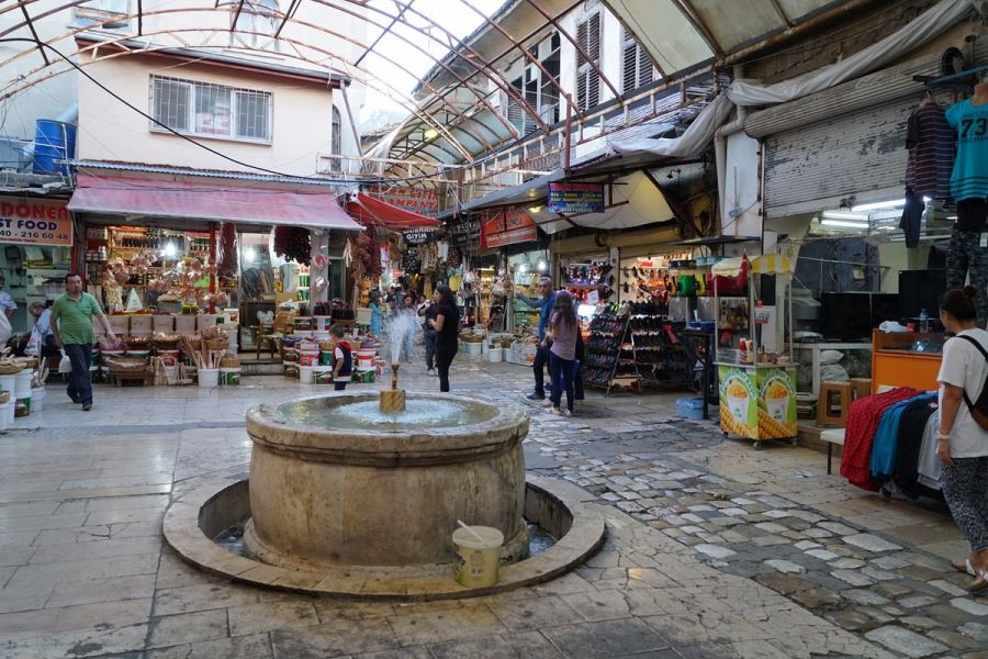 Antakya’ya 4 prefabrik çarşı