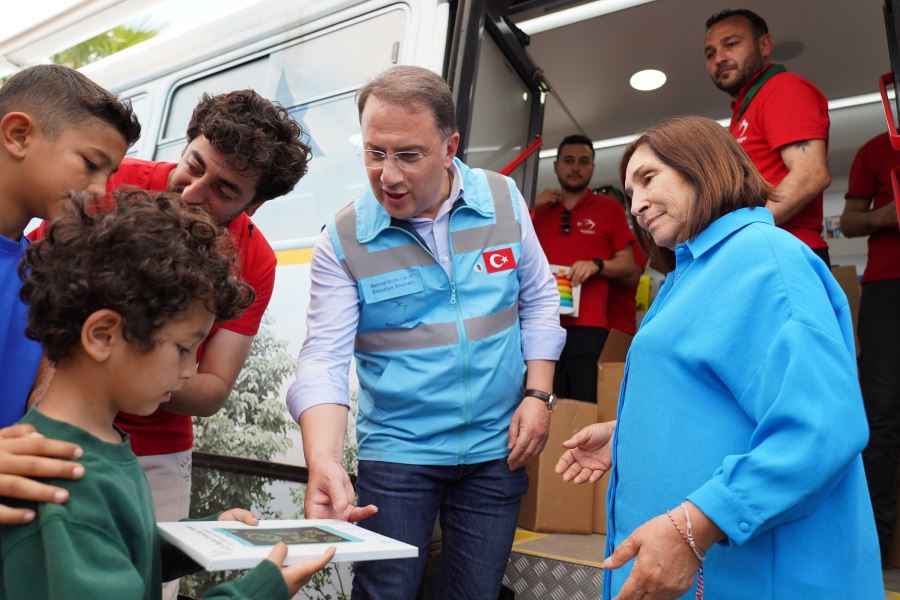 Kılıçdaroğlu bayram coşkusunu çocuklarla yaşadı