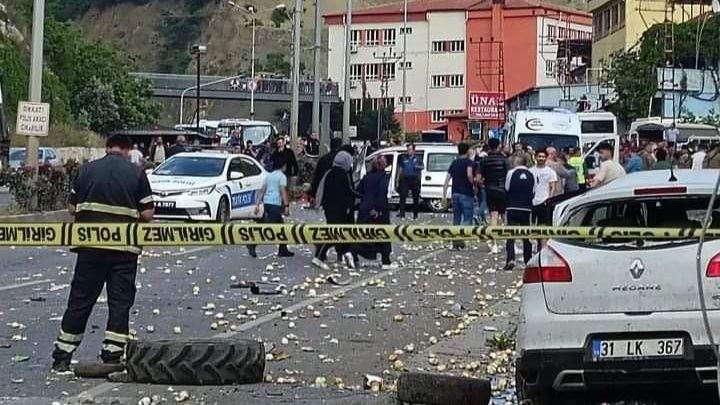 Yine freni parlayan kamyon kazası