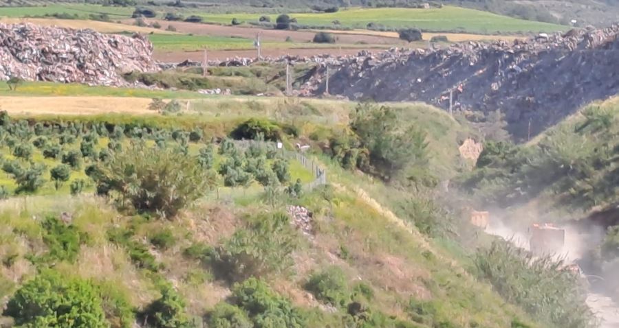 Enkaz kaldırıldı, ağır hasarlı bina yıkımı başladı