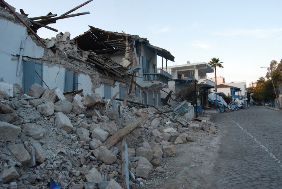 Güzelmansur: Hatay kaderine terk edildi, hizmet alamıyor