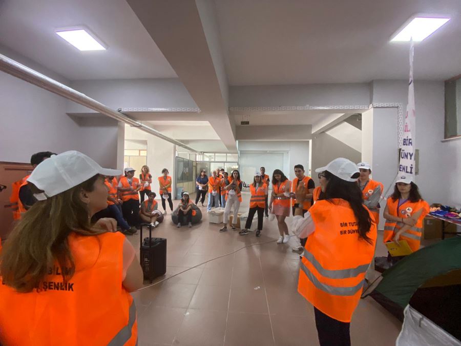 Çocuklara bilimi sevdirecek 11 atölye kuracaklar
