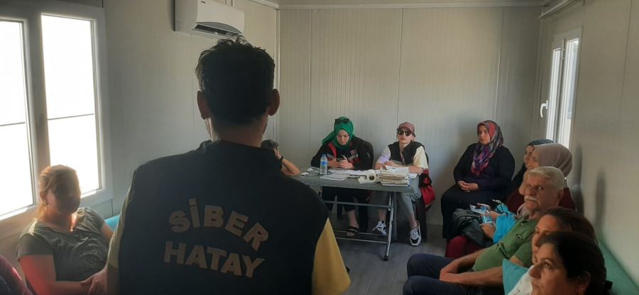 Emniyetten uyuşturucu ve siber suçlarla mücadele bilgilendirmesi