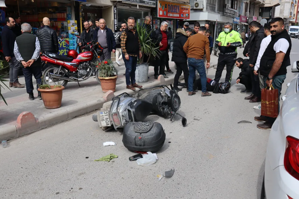 Otomobil-motosiklet çarpışması