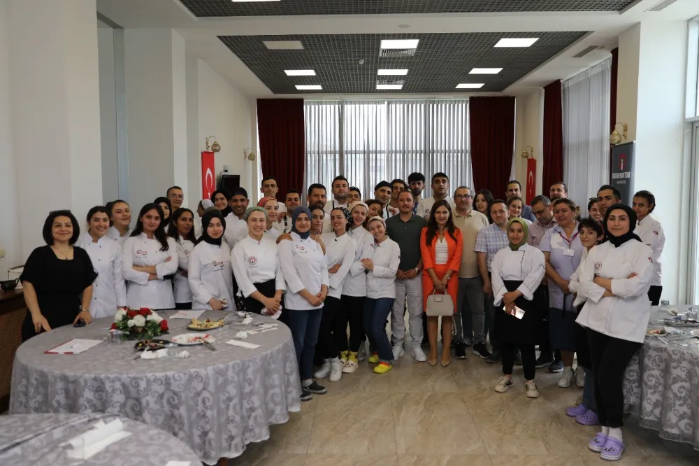 Gastronomi öğrencileri yemeklerini yarıştırdı