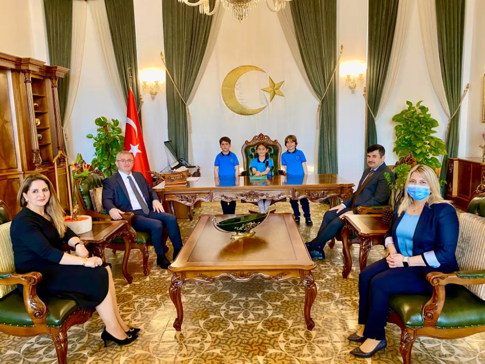 Koltukları çocuklara devrettiler